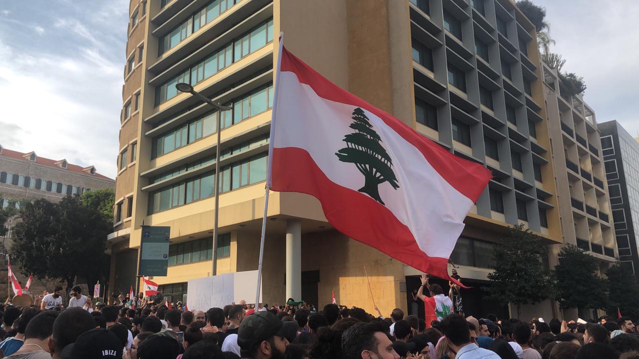 Liban : L’implosion économique est actée, l’oligarchie en place essaie de sauver ses privilèges sous les yeux d’une population lassée