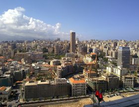 «  Le Liban a réussi à contenir la propagation de ce nouveau fléau de la mondialisation, le « Covid-19 » par Charles Abdallah, économiste à l’Université Saint-Joseph de Beyro