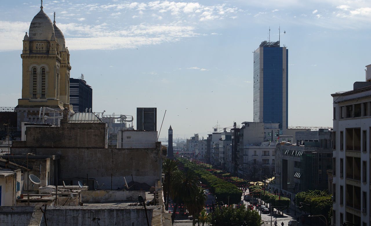 Tunisie : La croissance va baisser de 6% et la France vient en aide au pays avec un prêt de 350 millions d’€