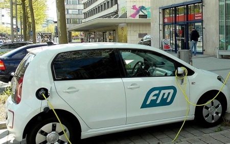 Le Liban inaugure la première borne de recharge pour voitures électriques