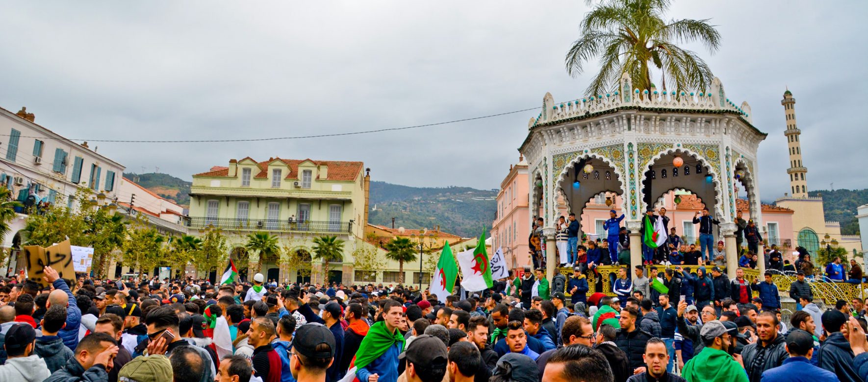 Algérie : Hirak fête son premier anniversaire, la contestation populaire a-t-elle un avenir ?