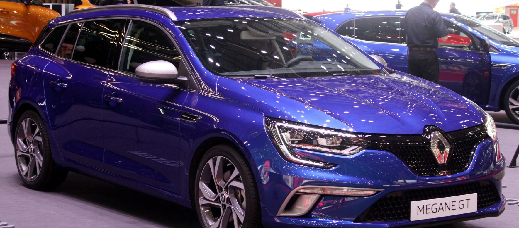 Why is Renault investing into intelligent car system in Israel? 2