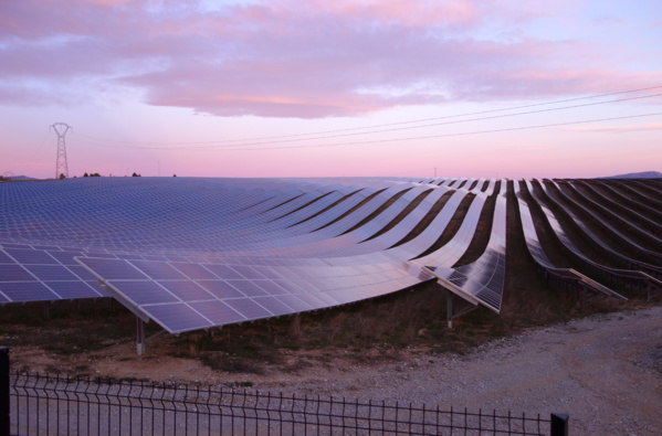 Une usine de mise en bouteille d’eau va accueillir le plus grand parc solaire du Liban