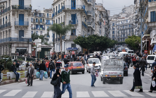 L’Algérie vote pour une nouvelle constitution mais avec un taux d’abstention record