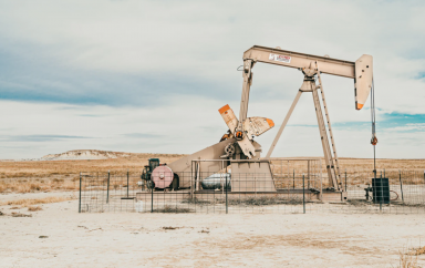 La Libye doit augmenter sa production de pétrole de 40 % soit 1,8 million de barils par jour en 2022 pour couvrir ses dépenses et relancer l’économie
