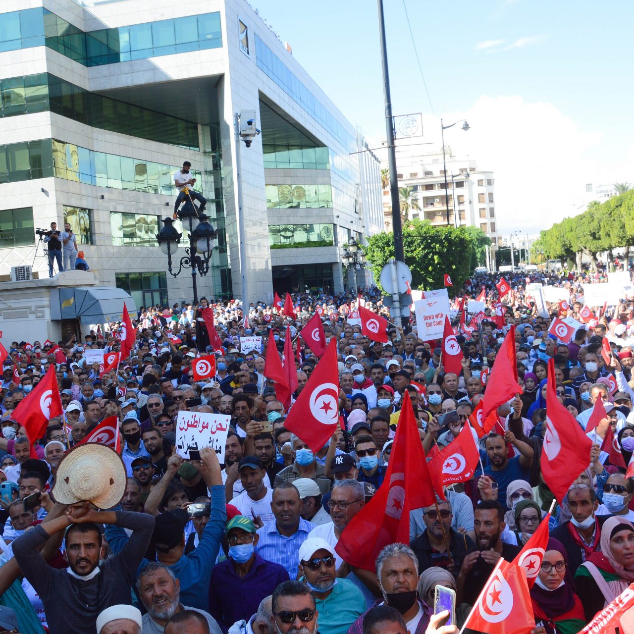 Tunisie : Des manifestations ont éclaté suite aux propos du président sur la loi 38 relative au recrutement dans le secteur public