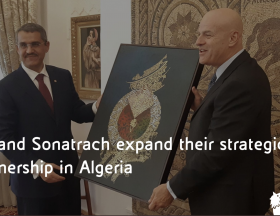 Algérie : Le producteur italien Eni et la société d’Etat Sonatrach ont signé un accord sur le développement de ressources supplémentaires de 135 millions de barils de pétrole dans le bassin à terre de Berkine