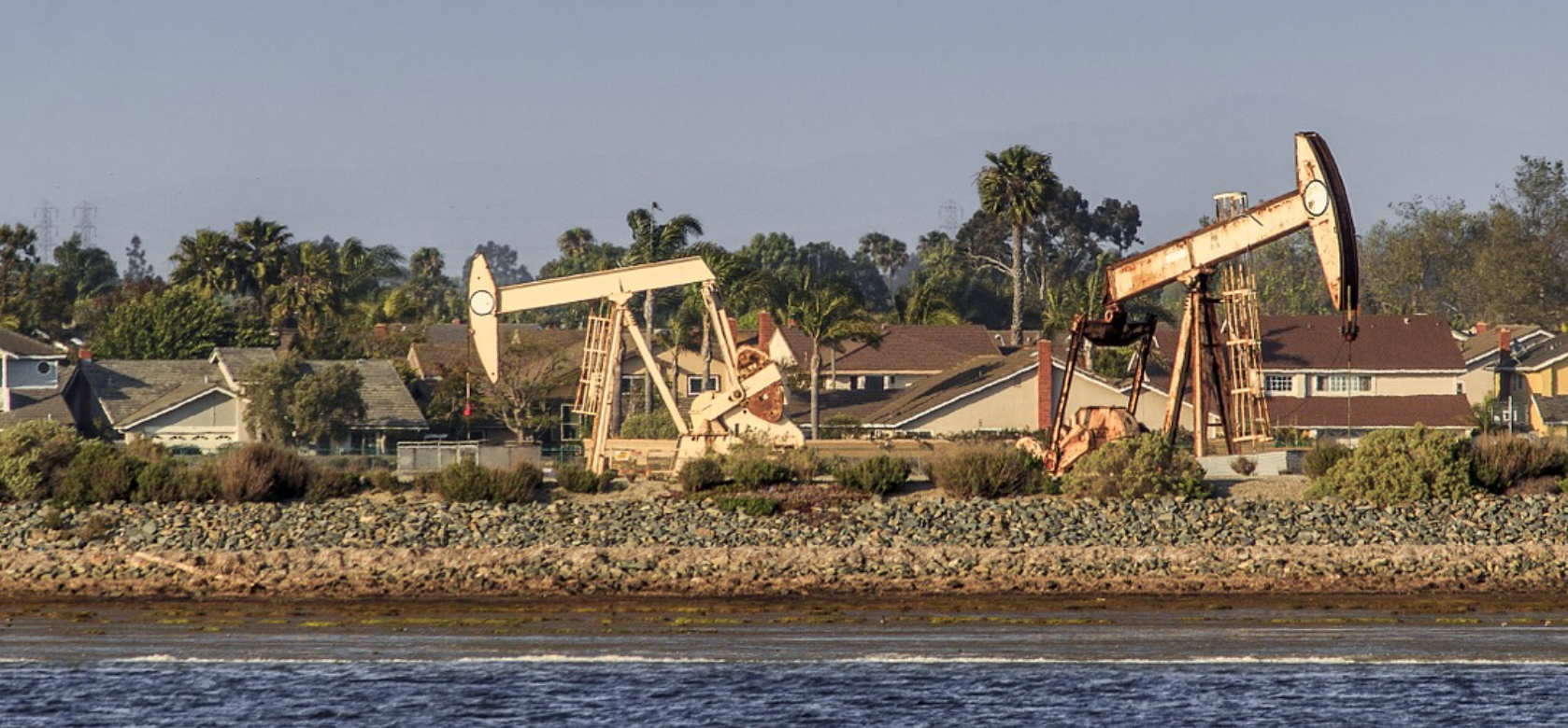 Egypte : La société pétrolière américaine Apache Corporation va investir 3,5 milliards de $ dans des opérations de recherche, d’exploration, de développement et de production de certaines concessions dans le désert occidental