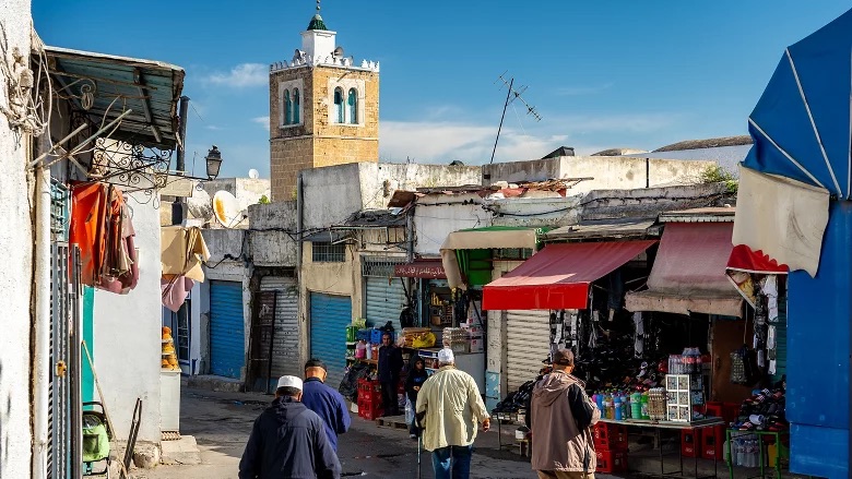 La Tunisie va recevoir une nouvelle aide de 400 millions de $ pour venir en aide à 900 000 ménages soit 30% de la population, considérés comme « pauvres et à faible revenu »