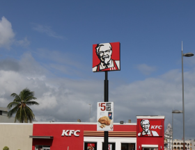 Maroc : La chaîne américaine de restauration rapide Kentucky Fried Chicken (KFC) a signé un accord de partenariat avec le groupe mexicain Bimbo, premier boulanger mondial