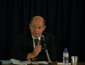 Jean Yves Le Drian etesTIC2011 01