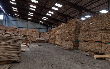 1024px Stockage de bois deroule a lancienne usine Mathe dIrleau