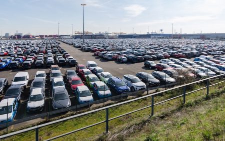 automobile wikimedia commons 0 1