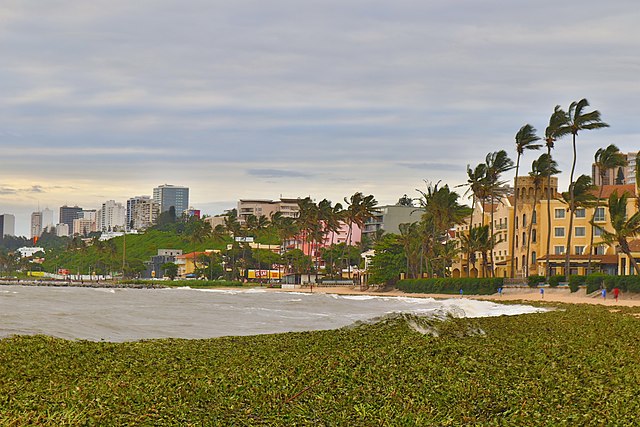 Maputo Waterfront beach Mozambique Tom Corser www.tomcorser