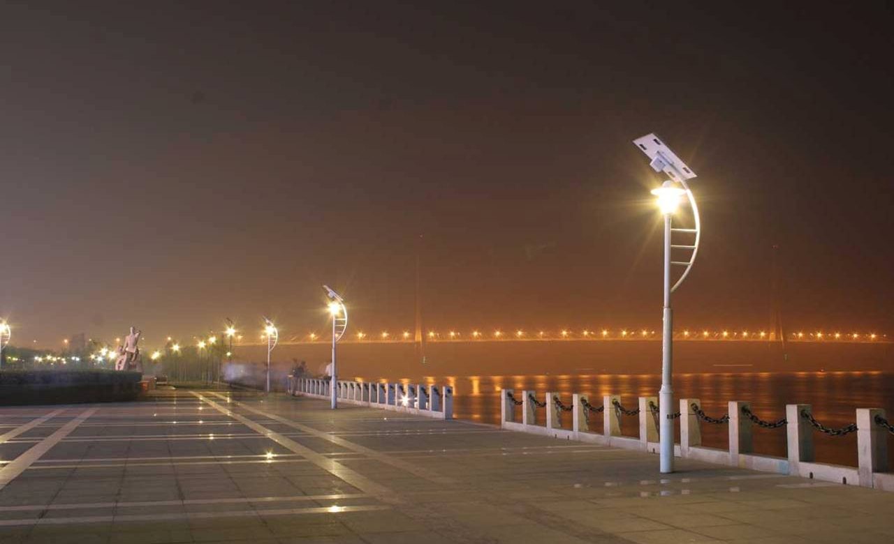 Eclairage autonome solaire IMEXLAMP