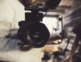 laura lee moreau ZpE2gobovro unsplash