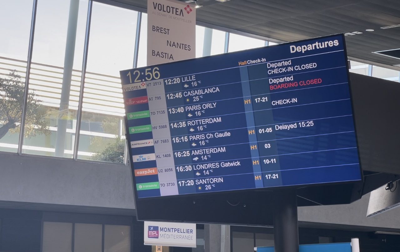 Aeroport de montpellier boarding