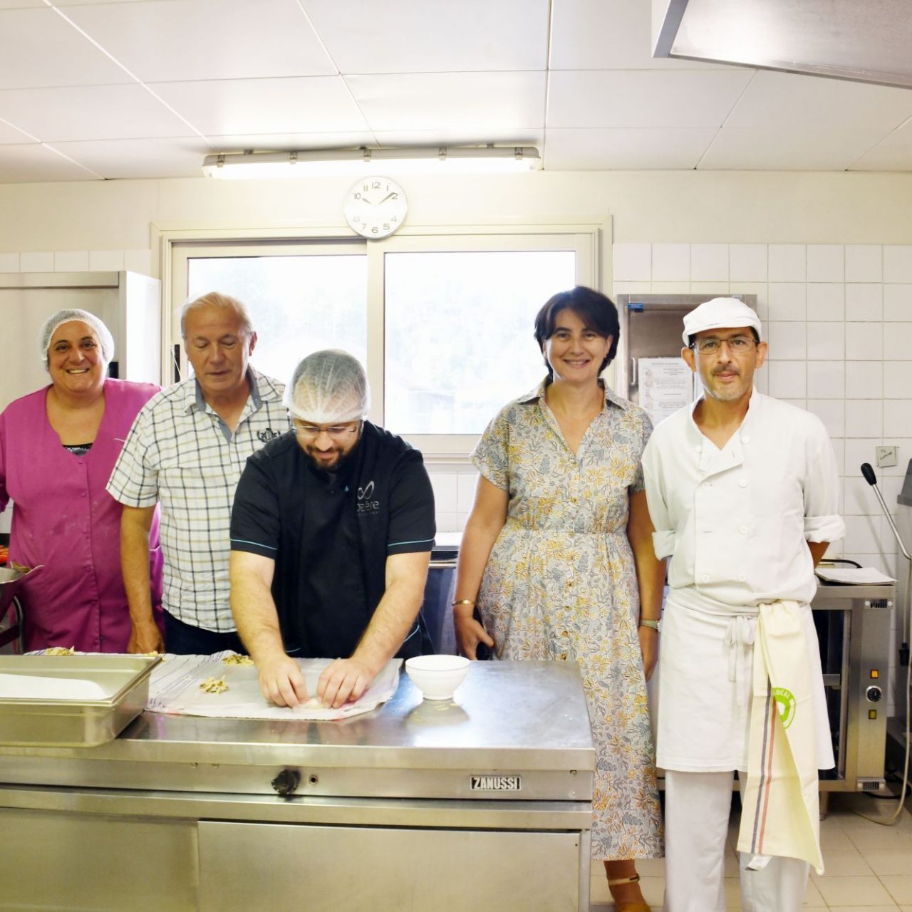 Rentrée scolaire 2022 cuisine de St Etienne Vallée fraçaise