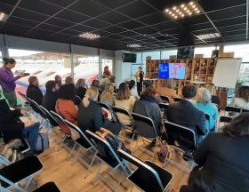 Les dispositifs de Transitions Pro sont presentes avec vue sur stade @ Ch.Poullain.