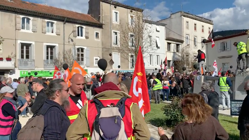 Macron Ganges Manifs