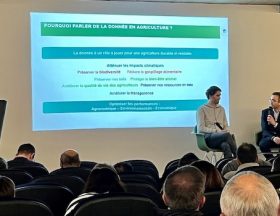 Photo table ronde dediee a la transformation de lagriculture par la donnee