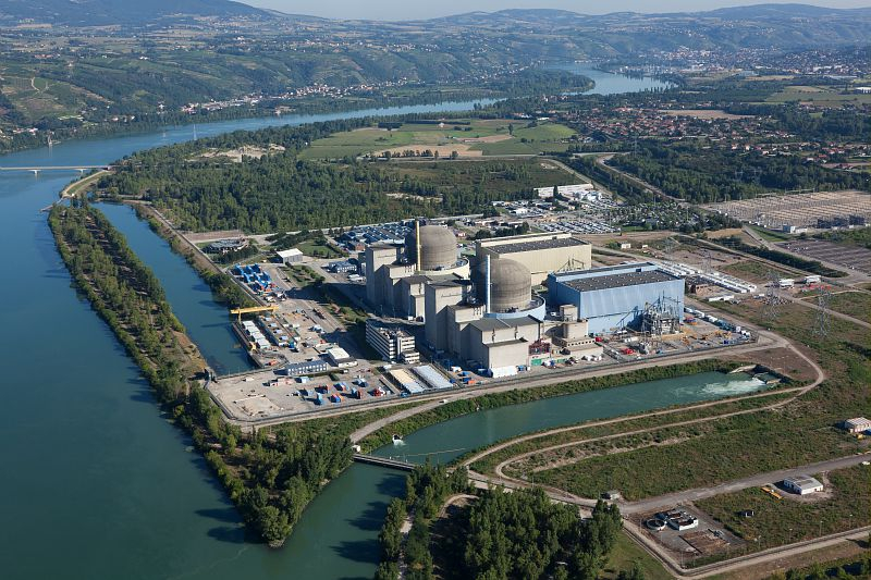 134a76a4c989 Vue aerienne de la centrale nucleaire de Saint Alban