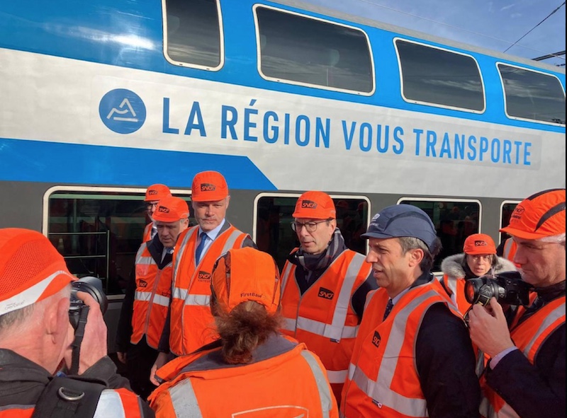 AURA wauquiez signature convention SNCF TER