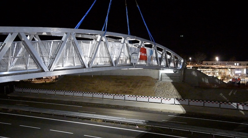Pose de la passerelle gignac 15