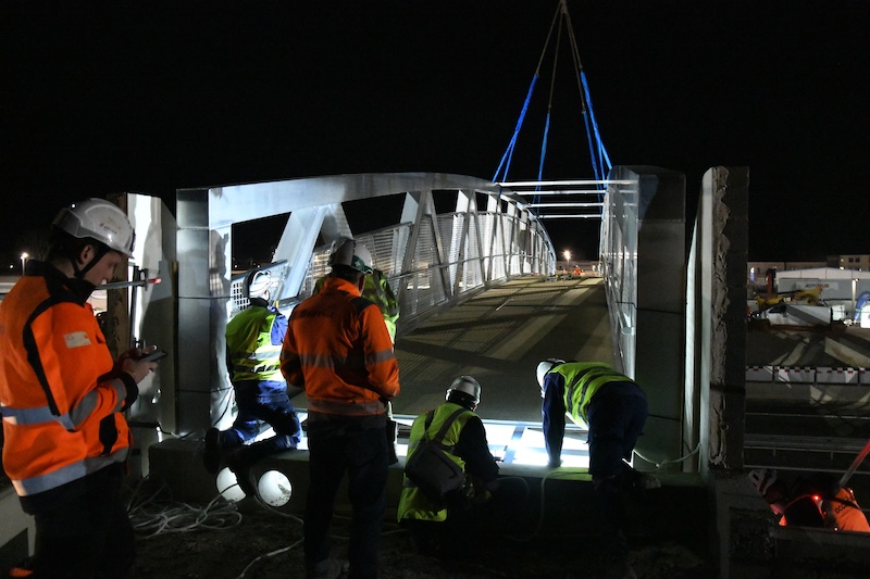 Pose de la passerelle gignac 20