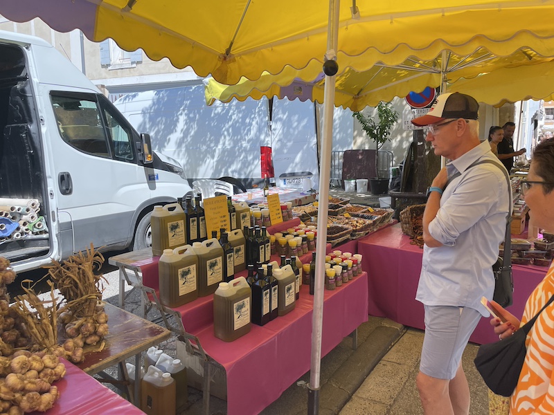 Marché Isle sur la Sorgue ©Jérémy Flament