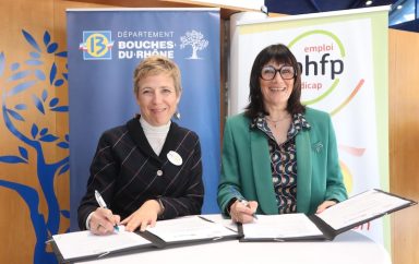Signature Convention Département 13 et FIPHFP Valérie Guarino et Séverine Baudoin