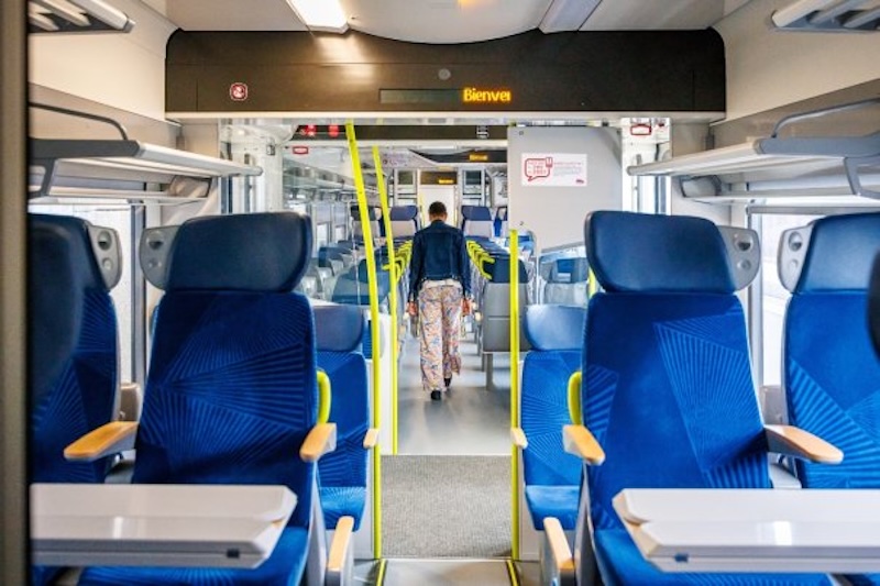 TRAIN NA