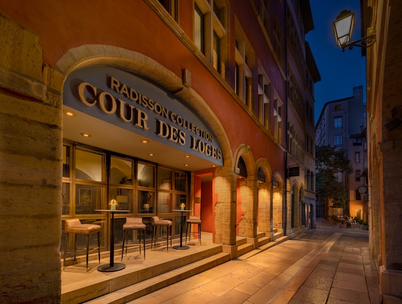 Cour des Loges Façade Night (c) Gerry O'Leary Photography