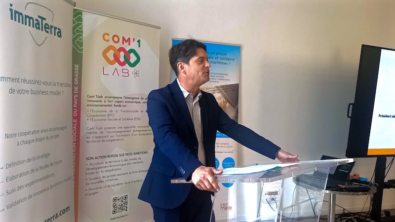 Miniature Grasse Com'1 Lab