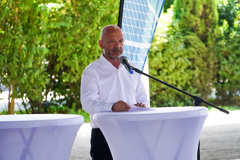 Ombrières photovoltaïques des parcs Spirou et Wave Island Vaucluse Stephane Garcia 2