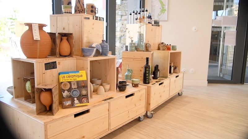 Vallée de l'Hérault inauguration de la Maison du tourisme et des mobilités comptoir renseignement