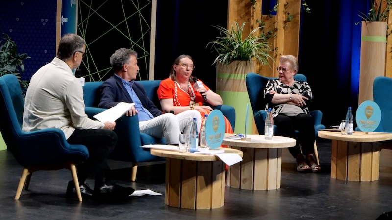 salon ici on agit13