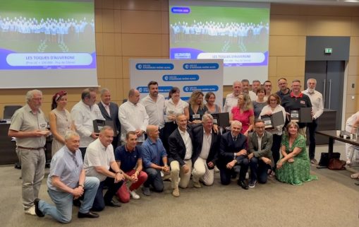CCI AURA Trophée du Commerce main