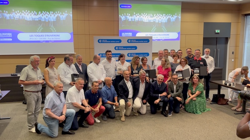 CCI AURA Trophée du Commerce main