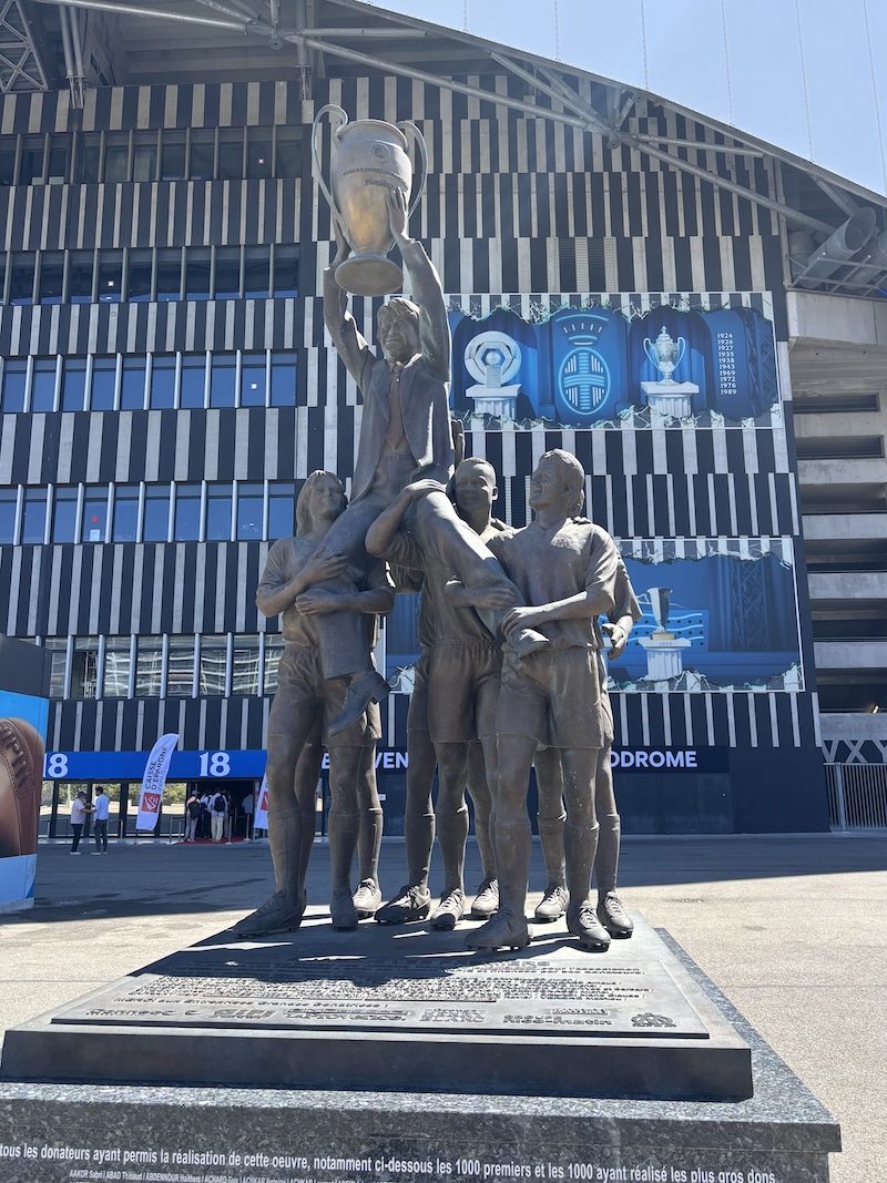 CEPAC velodrome statue
