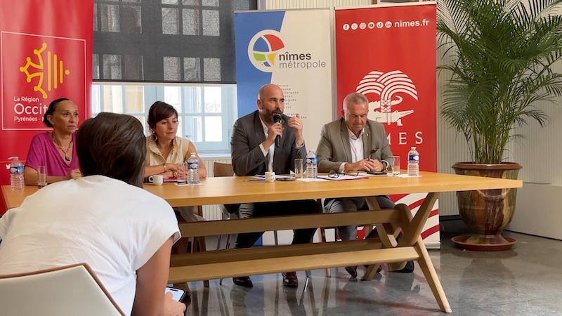 Nimes développement Région Métropole main