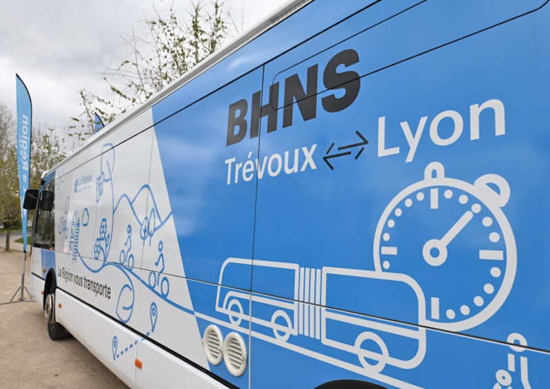 Région Auvergne Rhône Alpes BHNS Trevoux Lyon bus