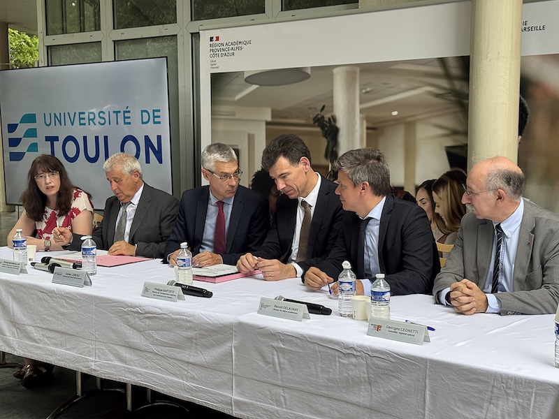 Université de Toulon signature du contrat d'objectifs 2